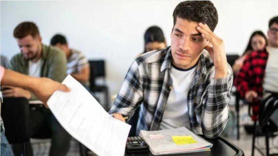 雷丁大學(xué)考試感覺要掛科?補救措施與申訴建議全解析