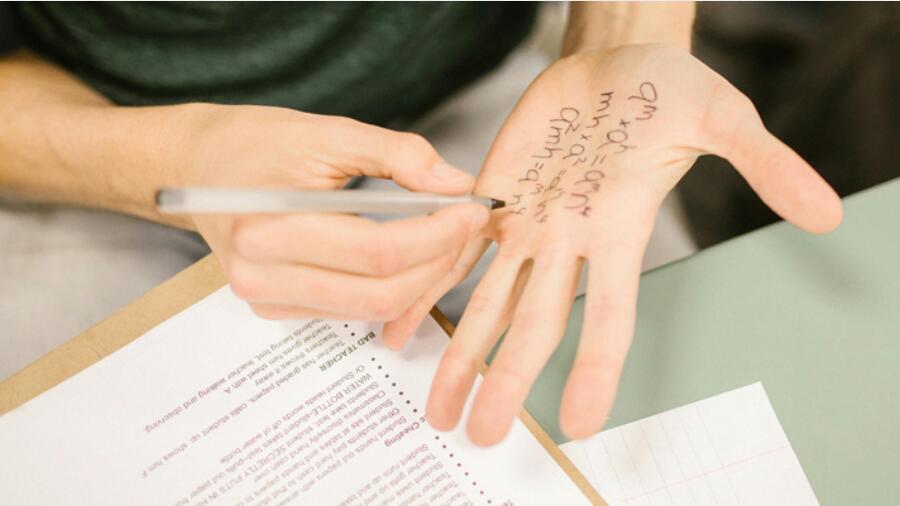 英國(guó)碩士作業(yè)論文被指學(xué)術(shù)不端?專業(yè)機(jī)構(gòu)幫你申訴撤訴成功!