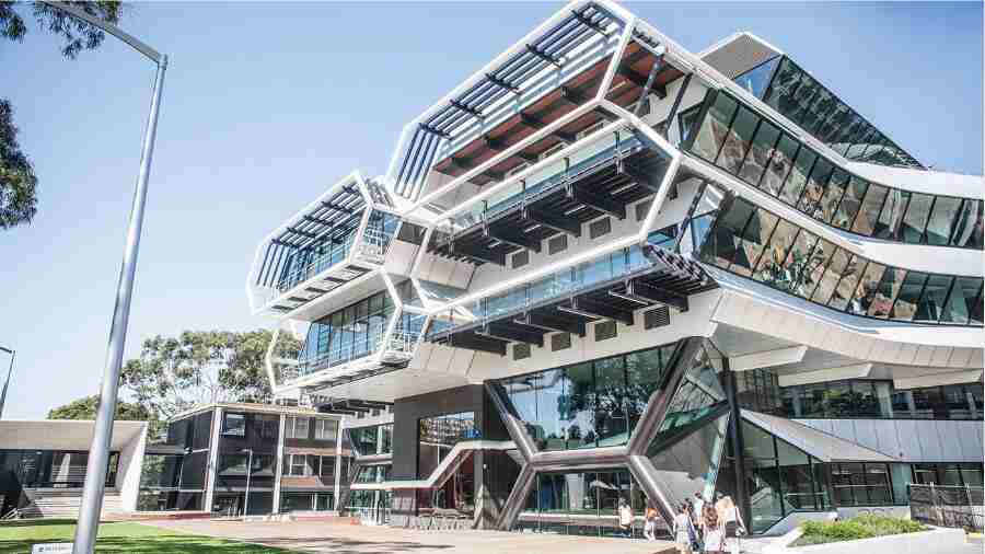 莫納什大學(xué)補考掛科